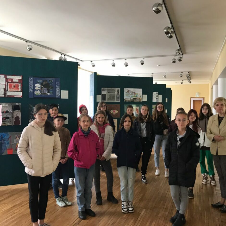 Vizuāli plastiskās mākslas programmas audzēkņi mācību ekskursijā uz Valsts konkursa II kārtas noslēguma pasākumu