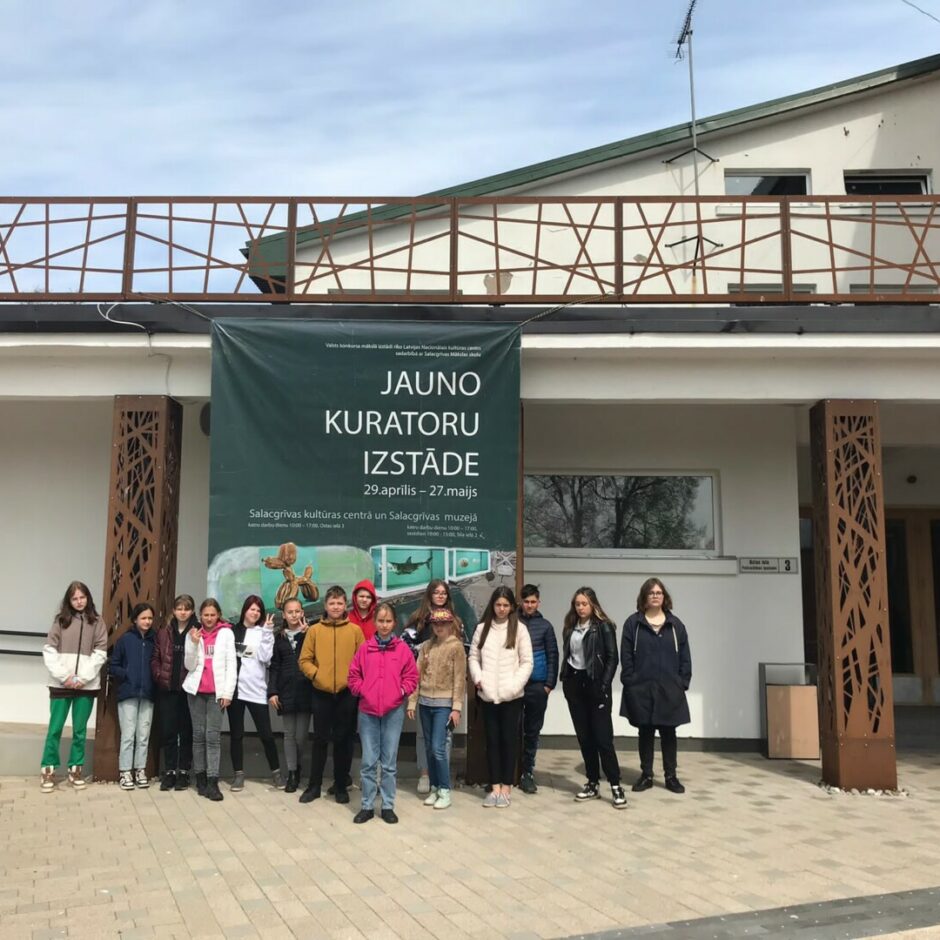 Vizuāli plastiskās mākslas programmas audzēkņi mācību ekskursijā uz Valsts konkursa II kārtas noslēguma pasākumu