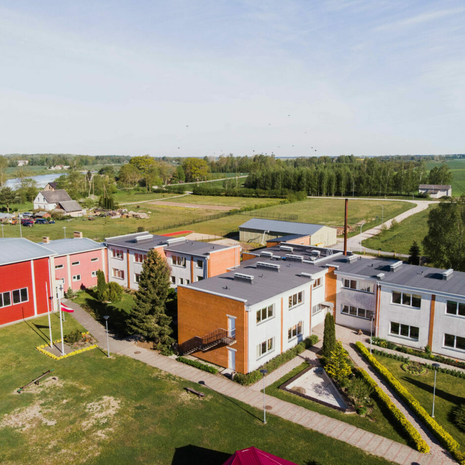 Salgales Mūzikas un mākslas skola no putna lidojuma
