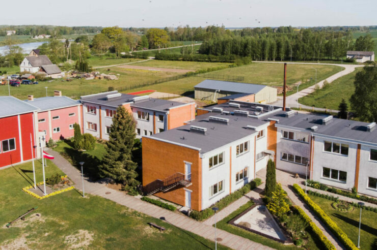 Salgales Mūzikas un mākslas skola no putna lidojuma