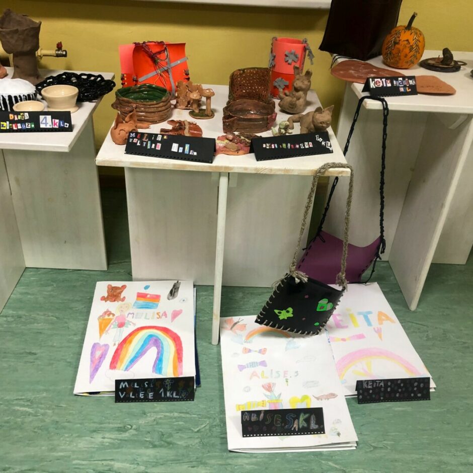 Vizuāli plastiskās mākslas programmas audzēkņu darbi I semestra noslēguma pasākumā