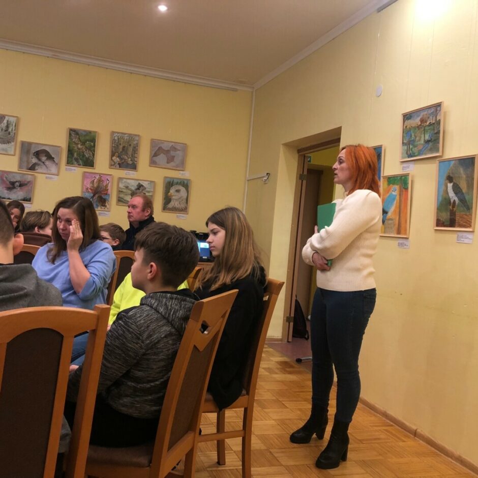 Dalībnieki un pasākuma organizatore Ilze Šuca pasākumā 