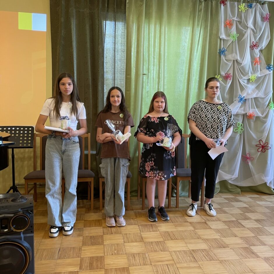 Tiek sveikti konkursa laureāti mākslā SMMS mācību gada noslēguma koncertā