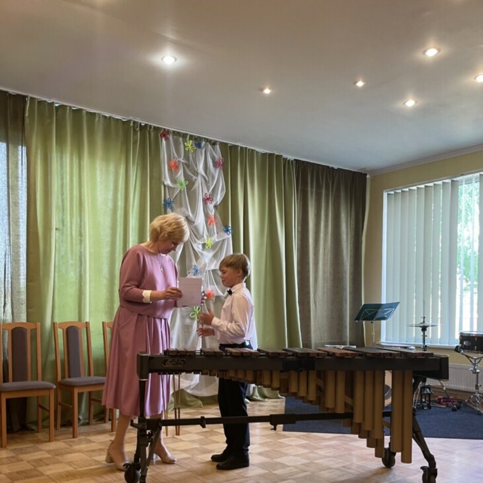 Tiek sveikts konkursa laureāts mūzikā SMMS mācību gada noslēguma koncertā