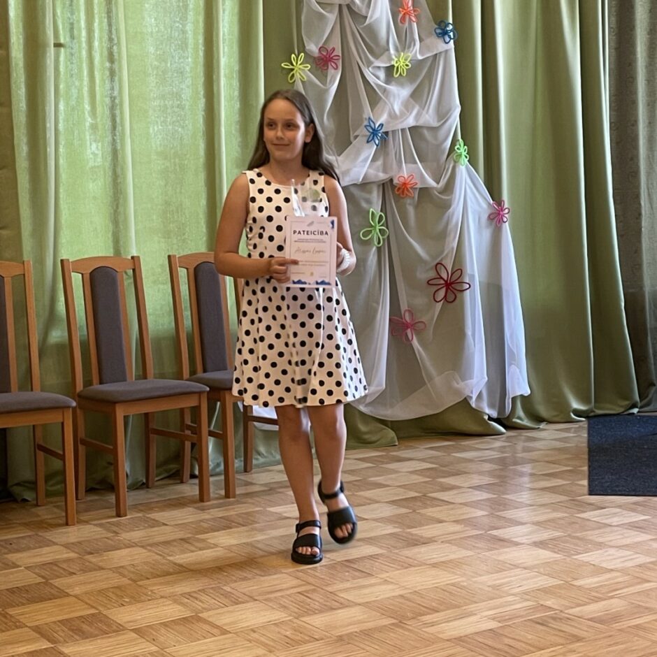 Apsveikta konkursu laureāte SMMS mācību gada noslēguma koncertā