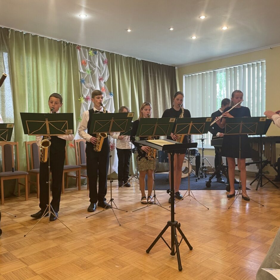 Uzstājas orķestris SMMS mācību gada noslēguma koncertā