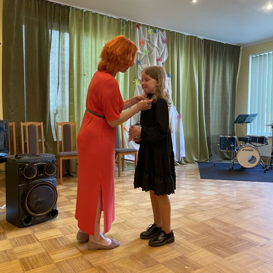 Tiek sveikts konkursa laureāte mūzikā SMMS mācību gada noslēguma koncertā